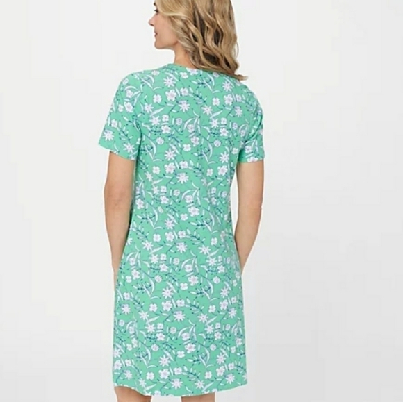DENIM&CO GREEN FLORAL T SHIRT DRESS - Picture 2 of 7